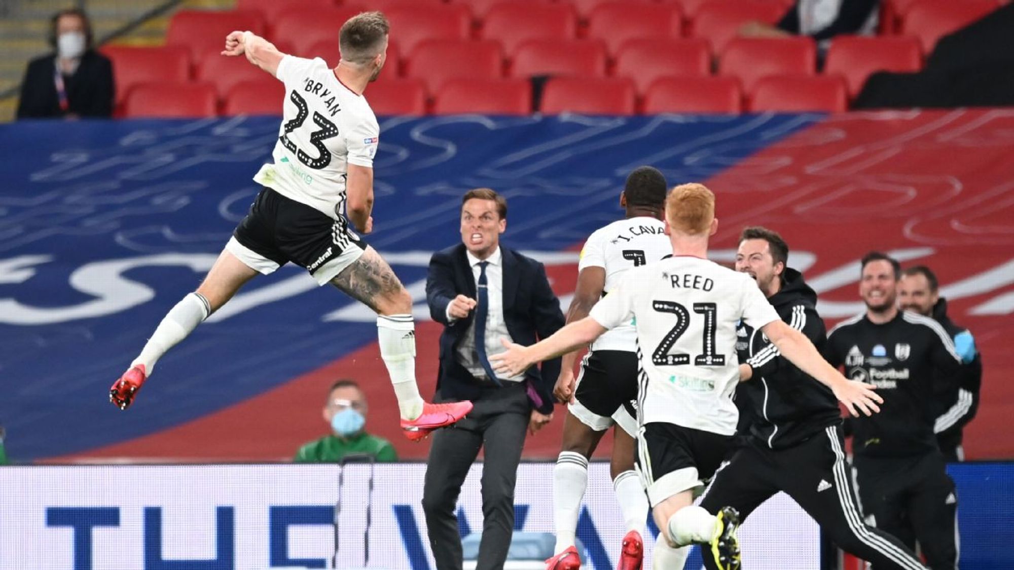 举足轻重 举足轻重